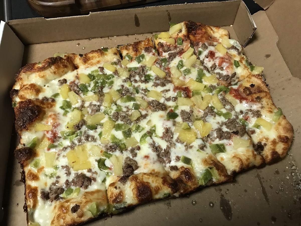 Almont Roza's Pizza